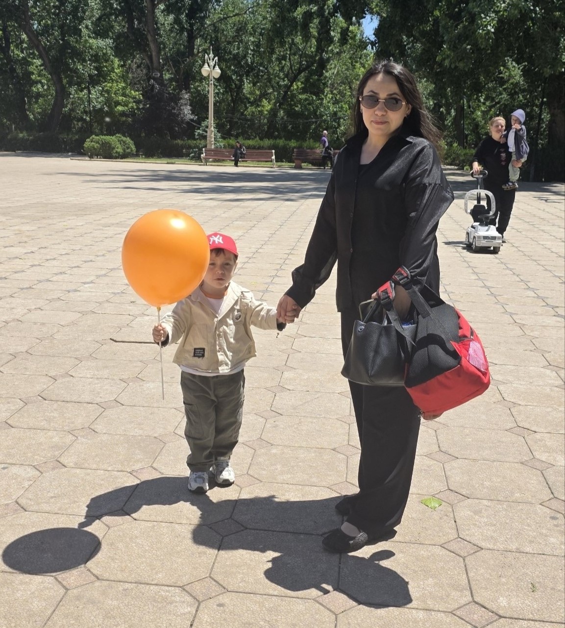 Детское счастье под защитой. Праздничная акция для маленьких жителей и гостей Махачкалы прошла в Парке 50-летия Октября