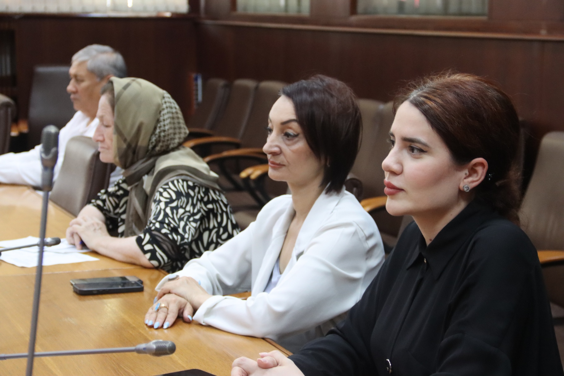 Вклад Рамазана Абдулатипова в сохранение национального многообразия и формирование общероссийской гражданской идентичности обсудили в Махачкале