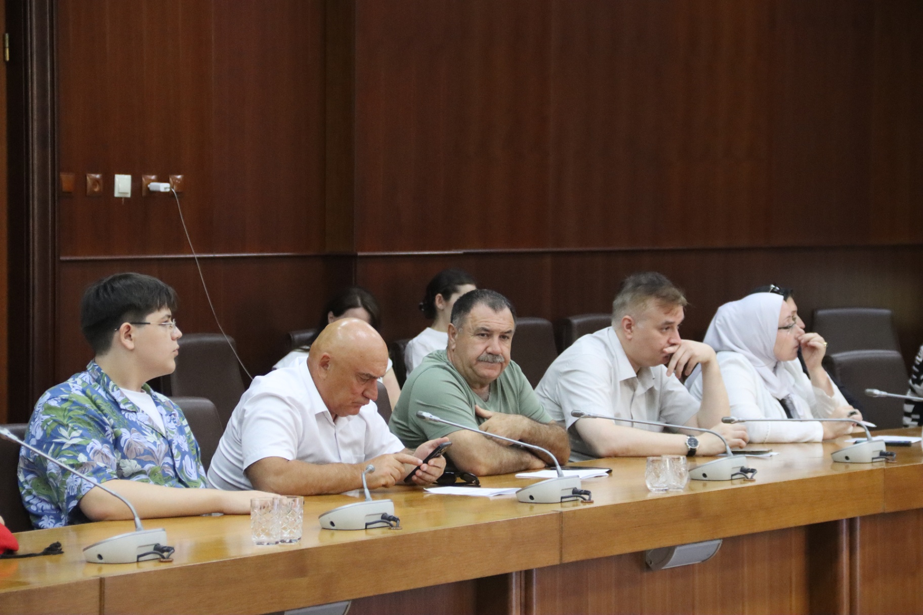 Вклад Рамазана Абдулатипова в сохранение национального многообразия и формирование общероссийской гражданской идентичности обсудили в Махачкале