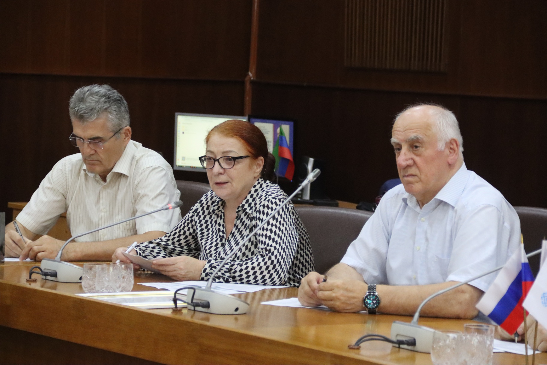 Вклад Рамазана Абдулатипова в сохранение национального многообразия и формирование общероссийской гражданской идентичности обсудили в Махачкале