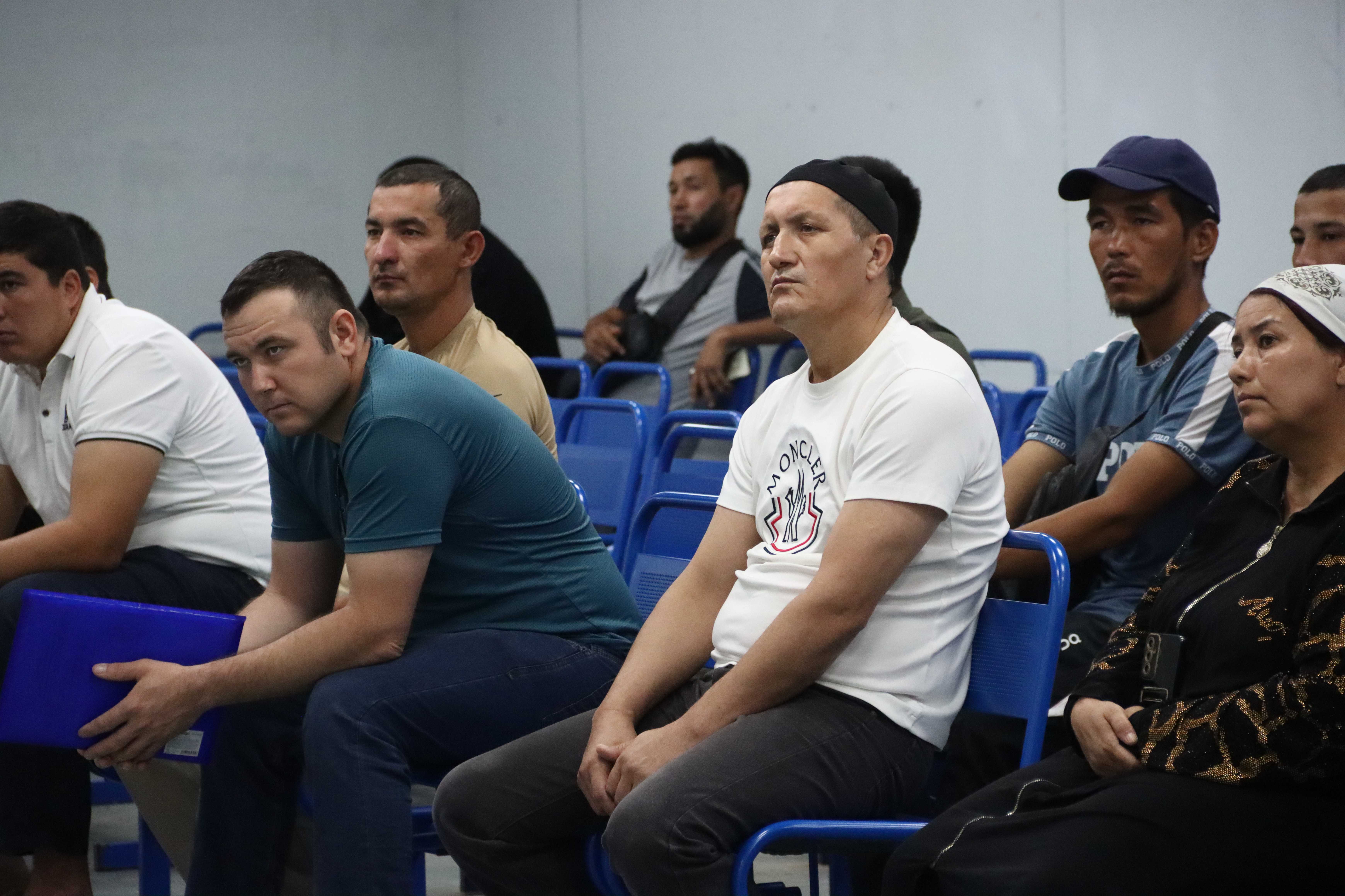 В Махачкале 40 иностранных граждан узнали о правилах нахождения на территории страны