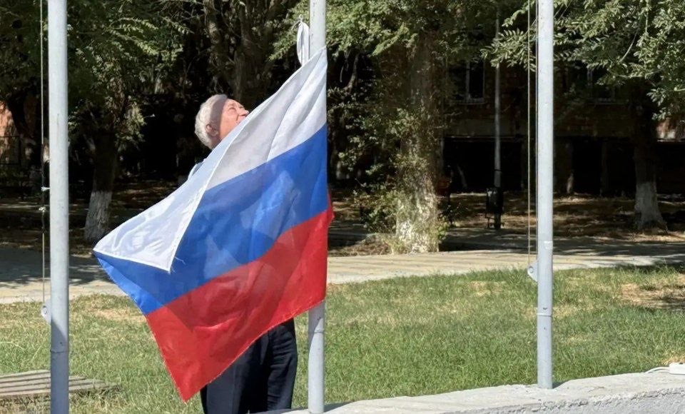 В Махачкале, Кизляре и Тарумовском районе День Государственного флага России объединил разные поколения дагестанцев