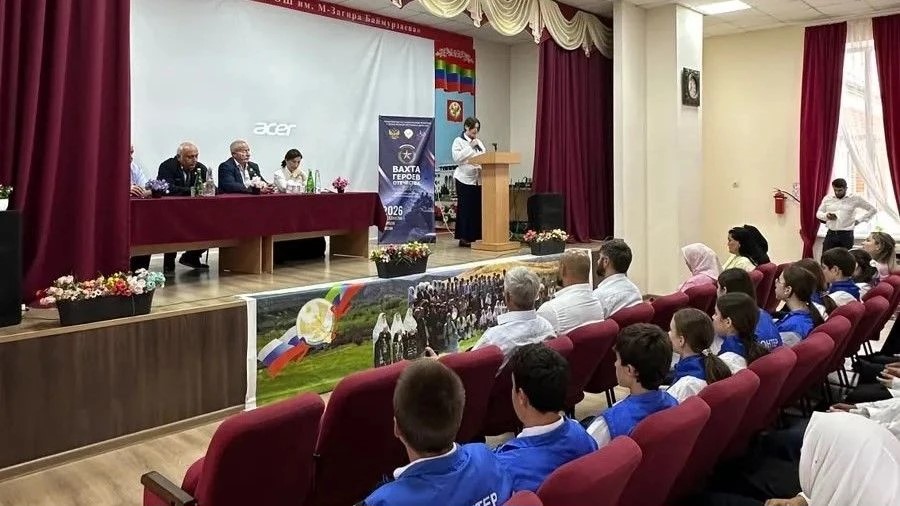 Пример для подражания. В Дагестане Герои России встретились со школьниками и кадетами