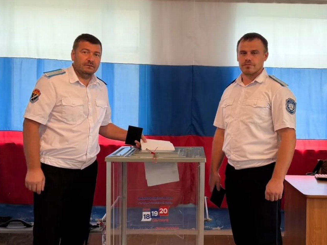 Сотрудники Республиканского казачьего центра в Кизляре, а также казаки города, Кизлярского и Тарумовского районов исполнили свой гражданский долг